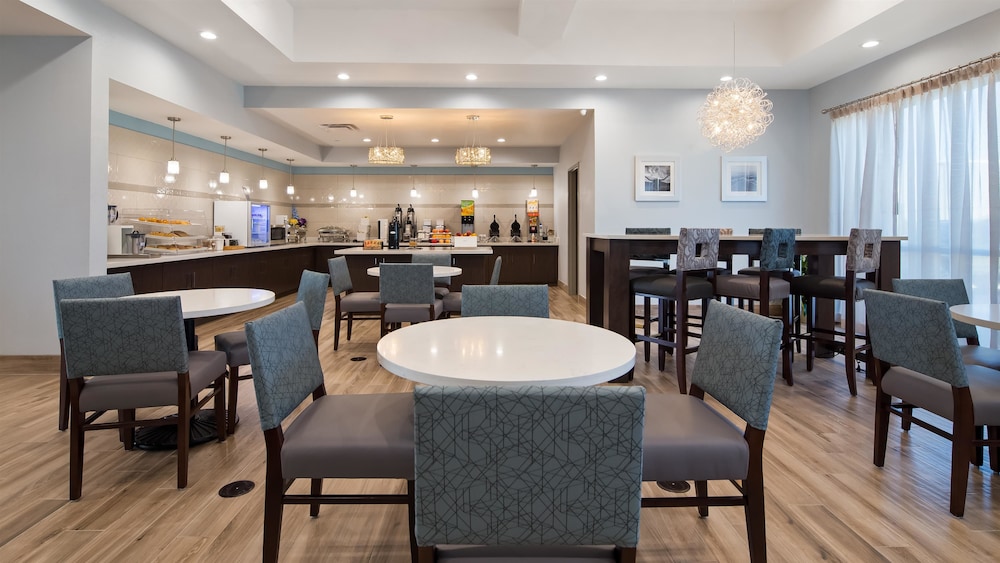 Best Western Plus Buda Austin Inn and Suites 29/35