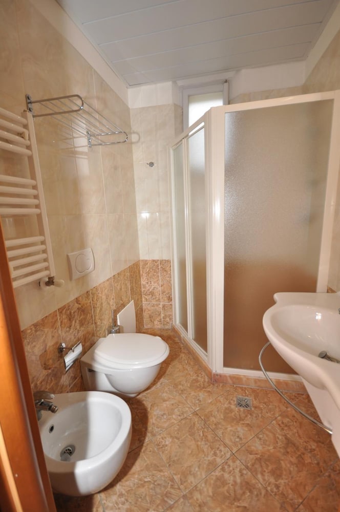 Hotel Adriatic & Beauty 35/37