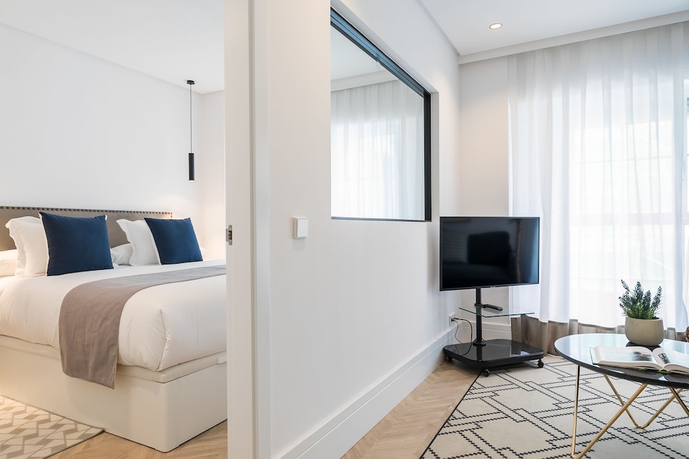Feelathome Waldorf Suites Apartments 8/40