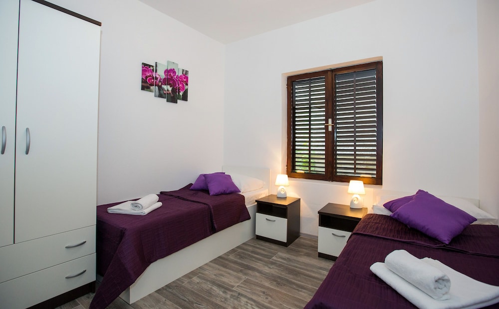 APARTMENTS VILLA ROZA 35/67