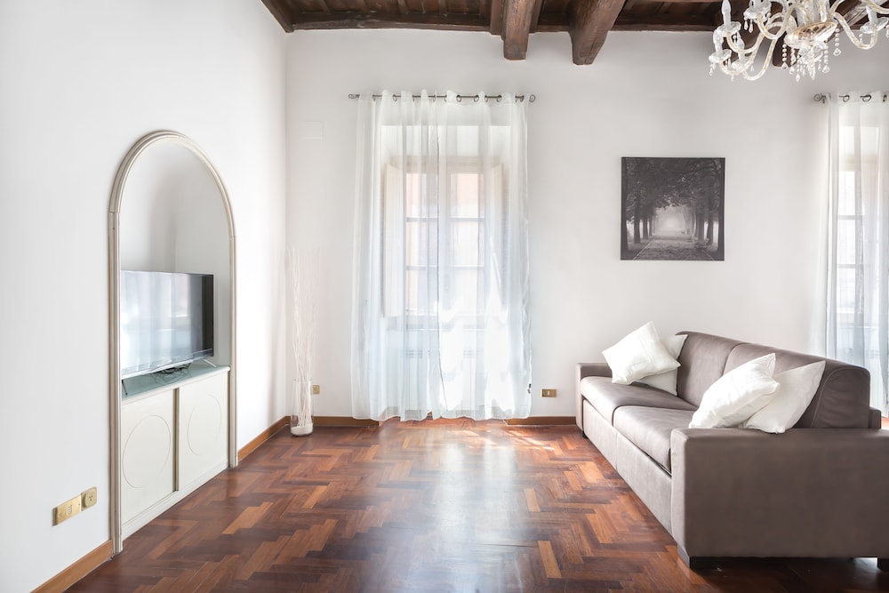 The Sistina Suite 9/46