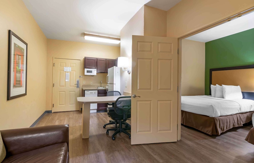 Extended Stay America- Kansas City - Overland Park - Metcalf 22/53