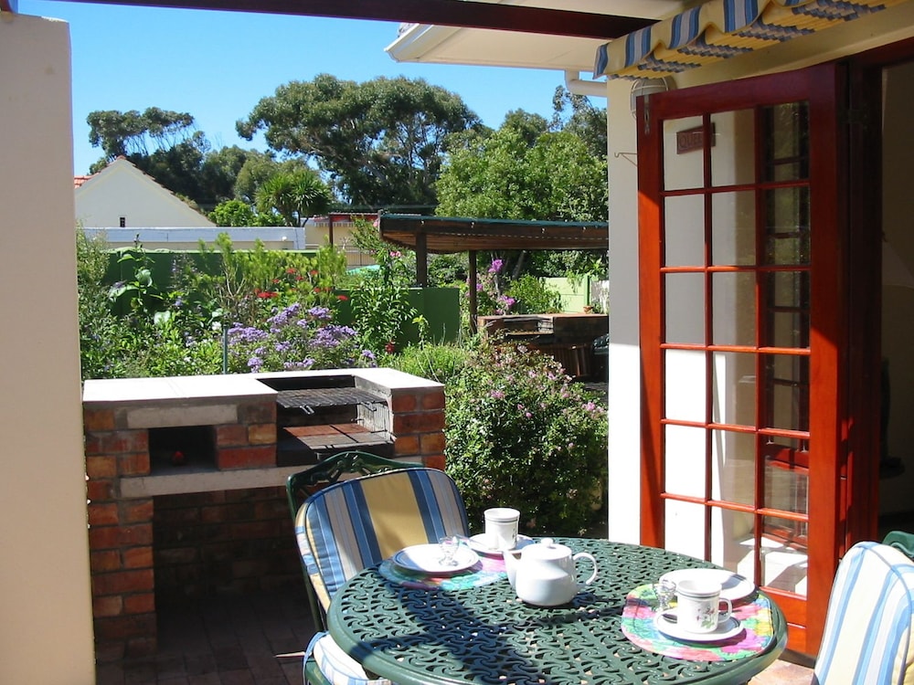 Ascot Gardens Self Catering 14/20