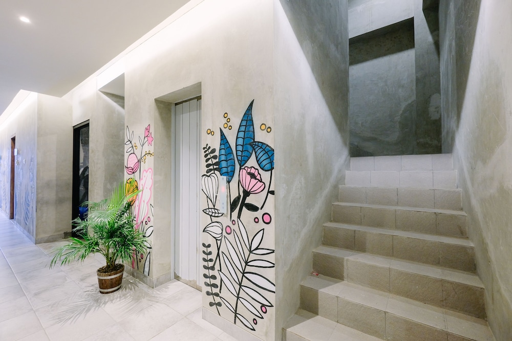 Lopi Hotel 8/36