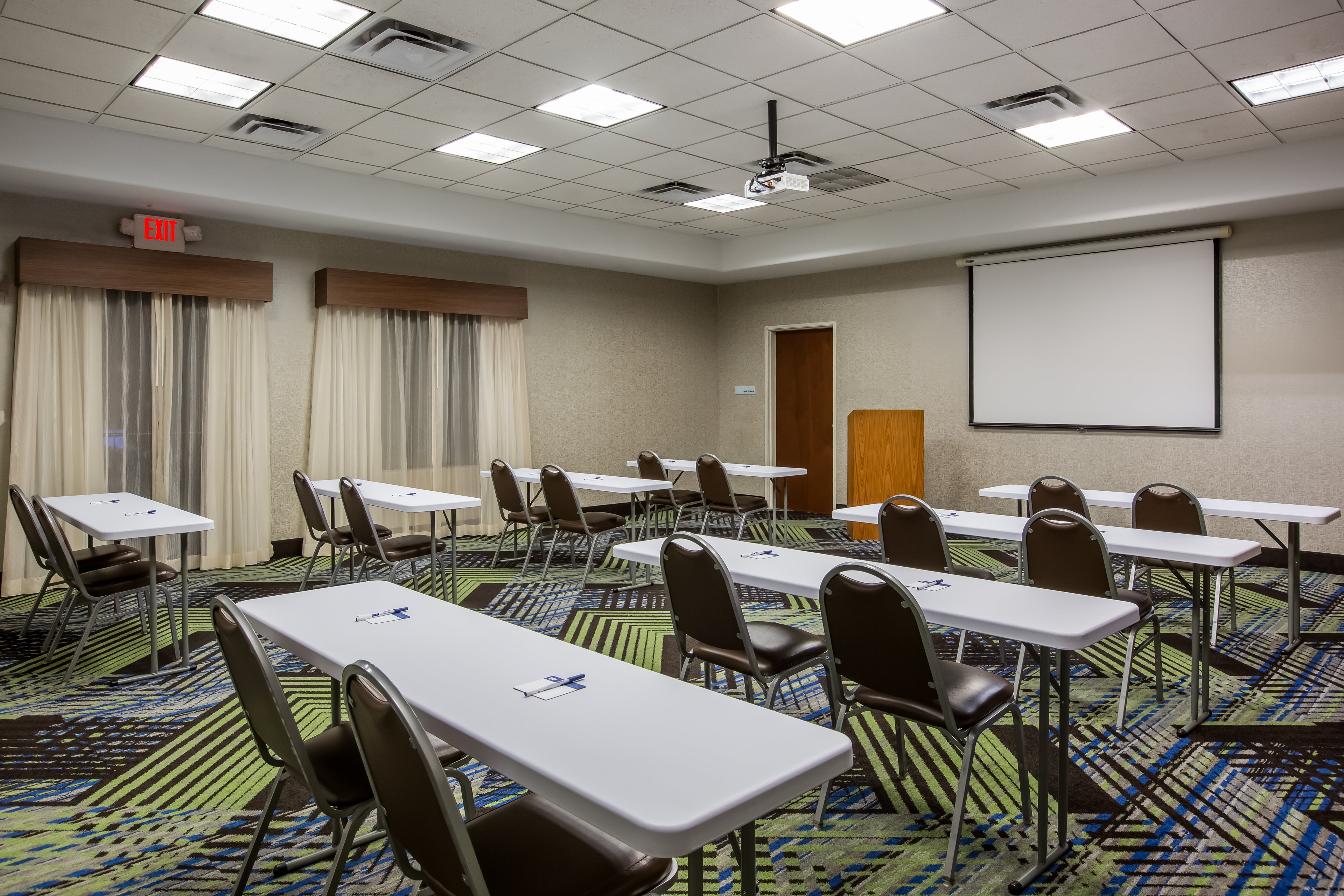Holiday Inn Express Suites Atlanta Southwest Fairburn 36/45