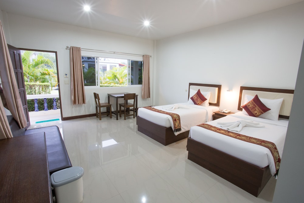 Phuket Airport Villa 16/80