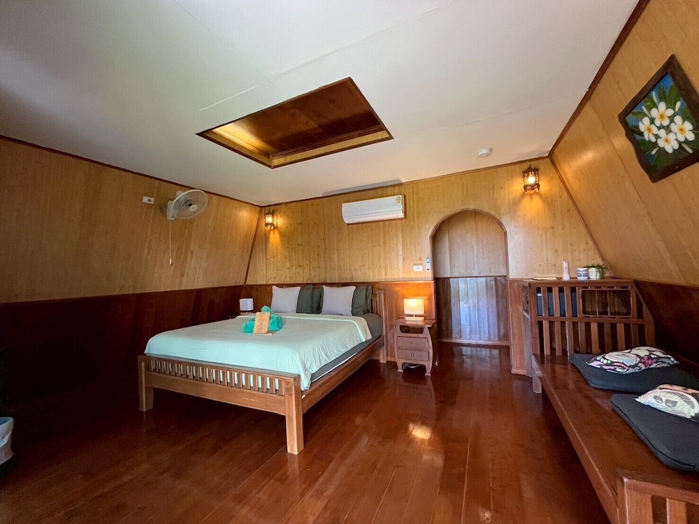 Bali, Double Bed, Partial Sea View
