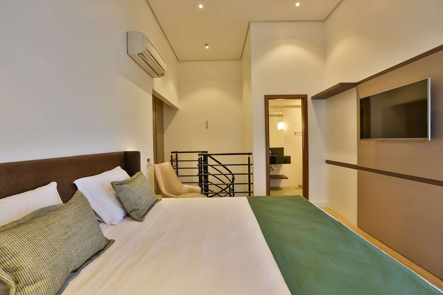 Quality Hotel Blumenau 4/48