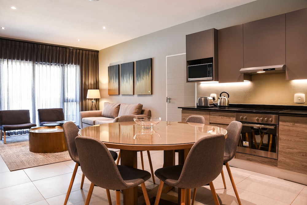 The Residency Sandhurst 53/60