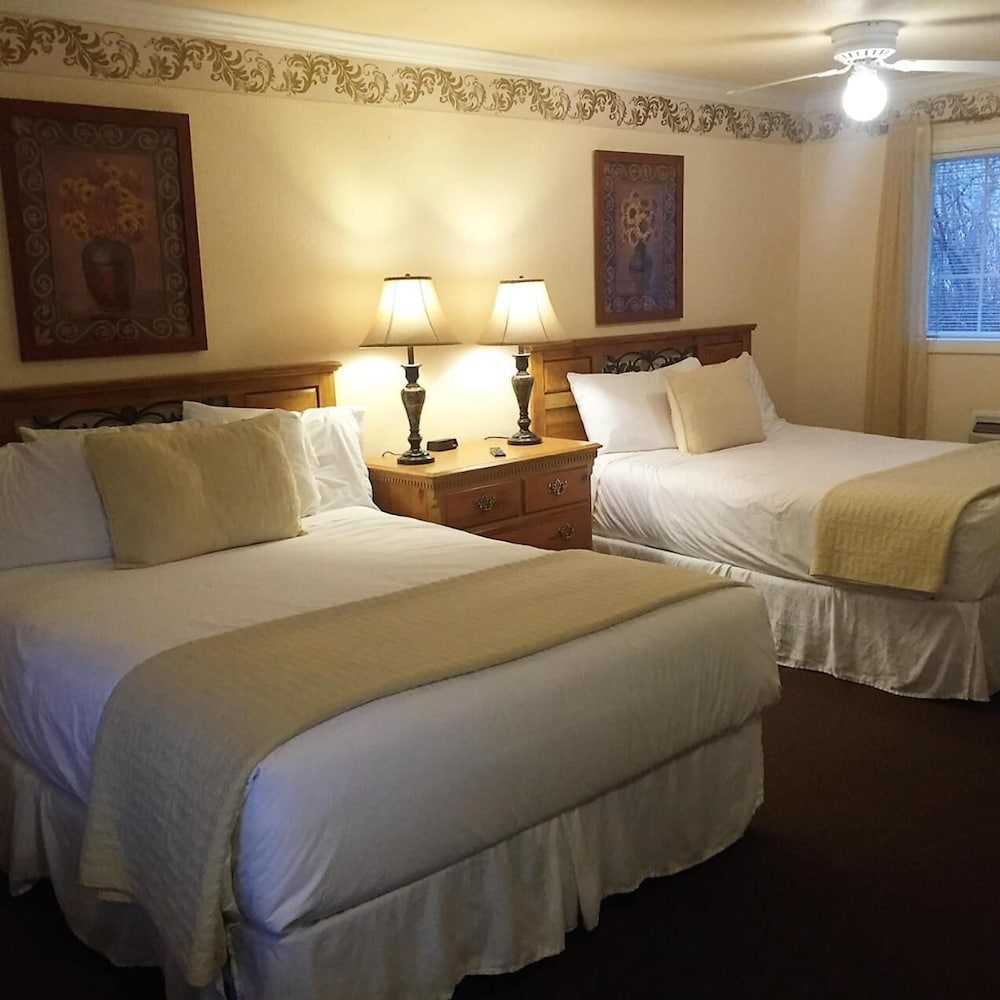 Strawberry Valley Inn 16/38