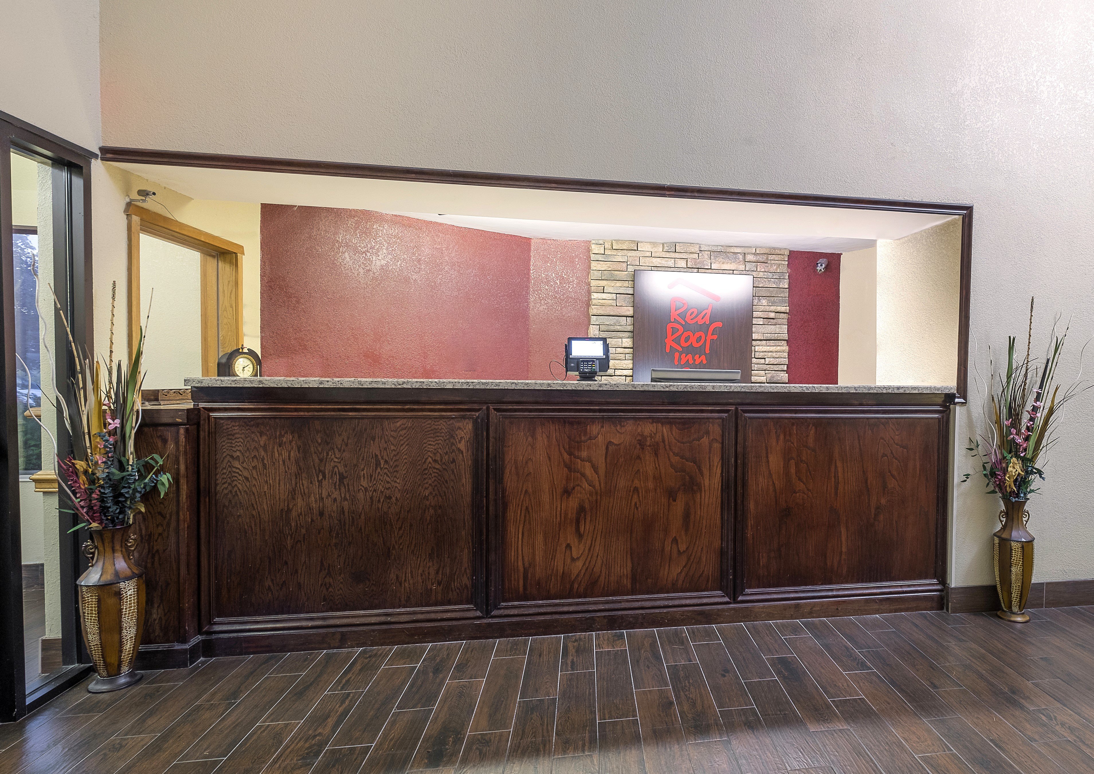 Red Roof Inn & Suites Hermitage 7/30