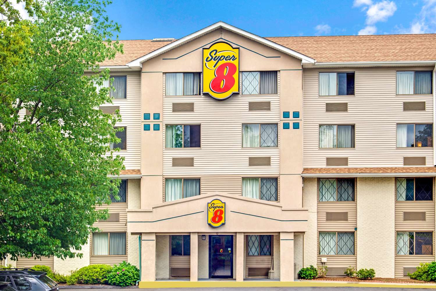Super 8 By Wyndham Stamford/New York City Area 2/24