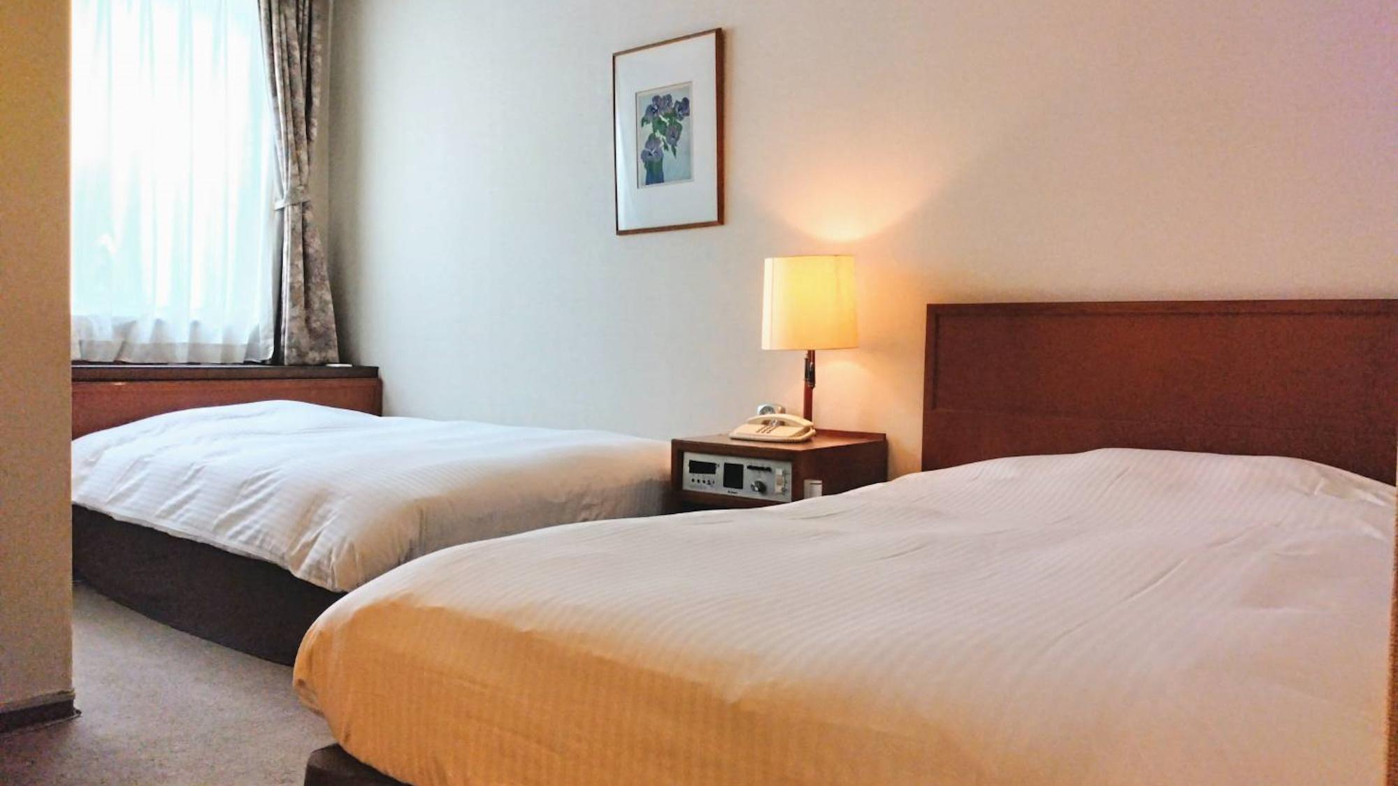 Standard, Twin Beds, Unit Bath
