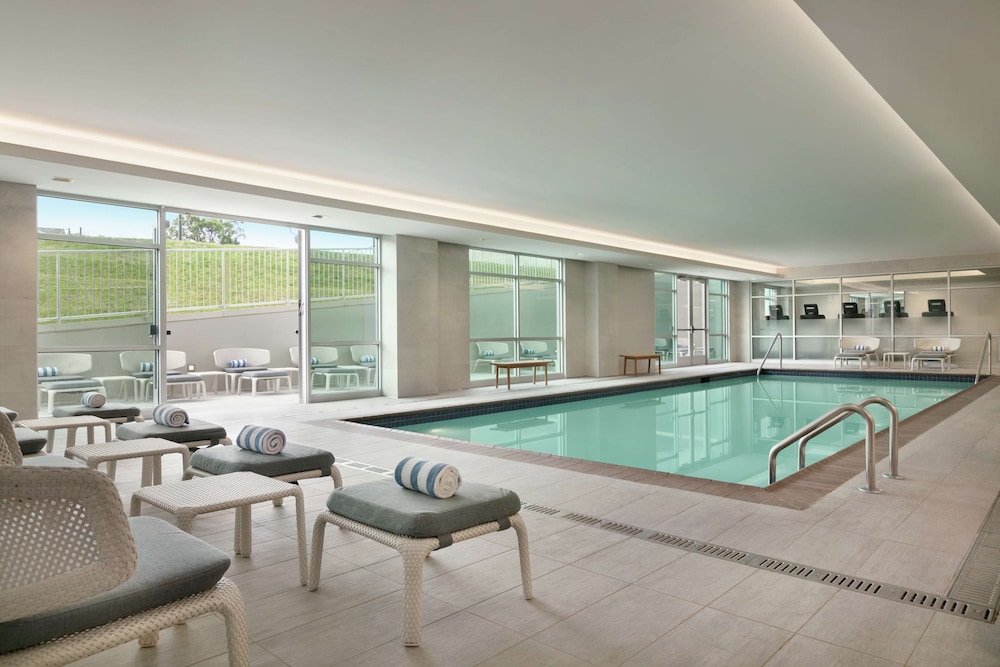 Embassy Suites by Hilton Atlanta Midtown 16/45