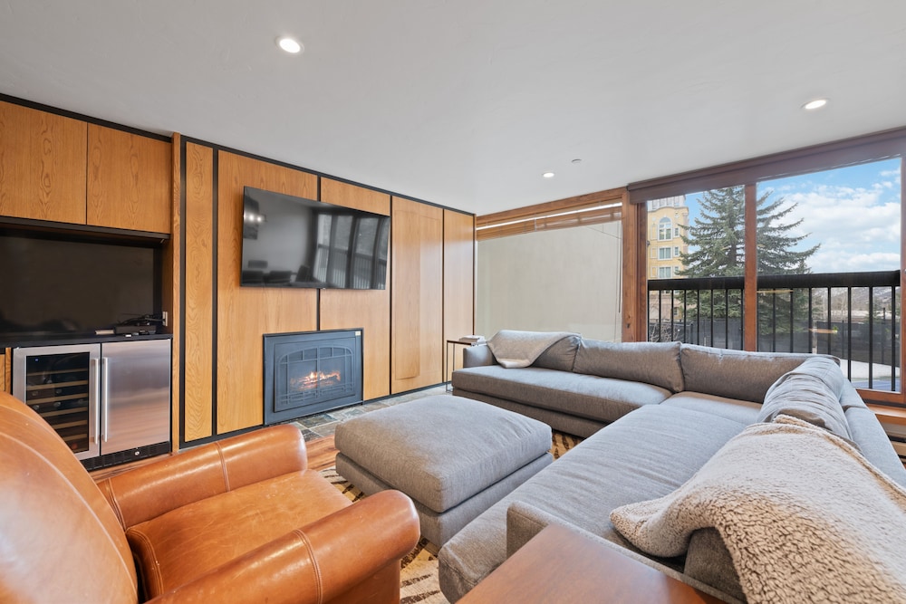 The Vail Spa Condominiums 18/76
