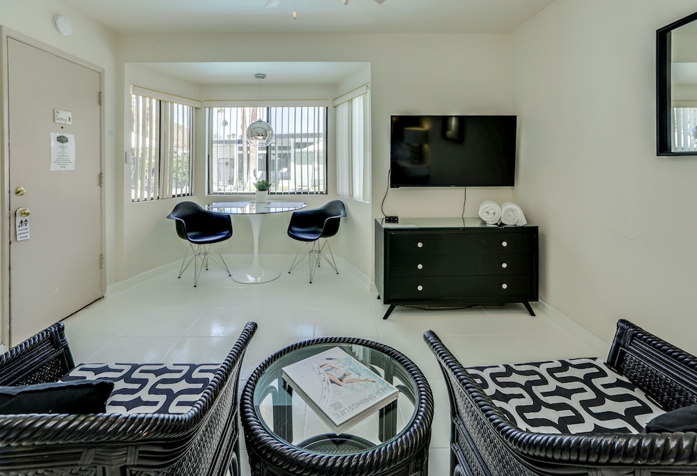 The Three Fifty Hotel - Adults Only 43/63