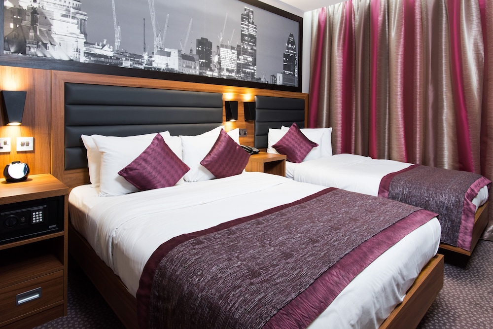London Court Hotel 10/61