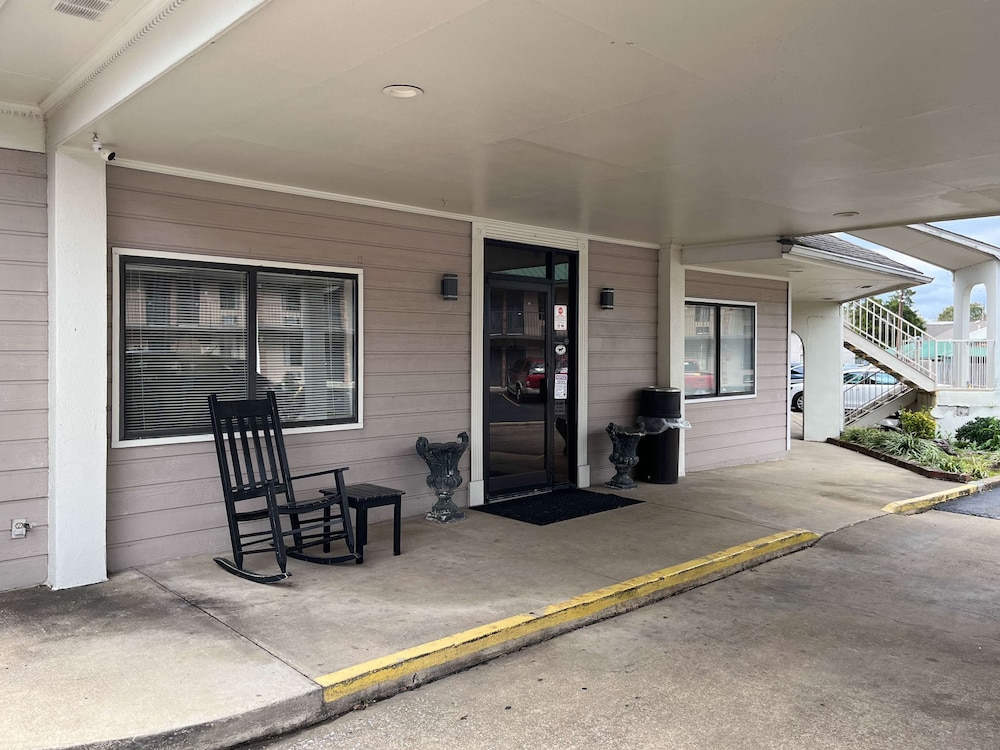 Motel6 Millington, TN 40/47