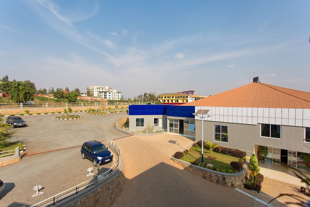 Dove Hotel 40/49
