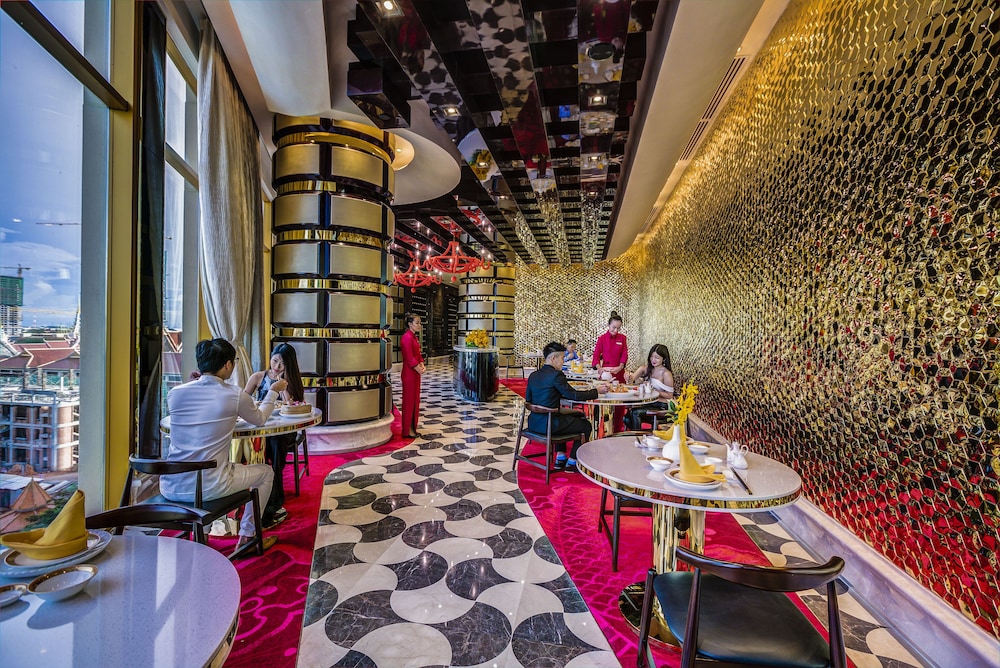 NagaWorld Hotel & Entertainment Complex 40/50