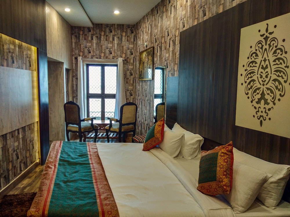 Dwivedi Hotels Sri Omkar Palace 18/37