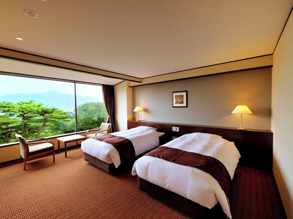 غرفة غربية بسريرين منفصلين بإطلالة على الحديقة، Jodogahama Park Hotel 5/5