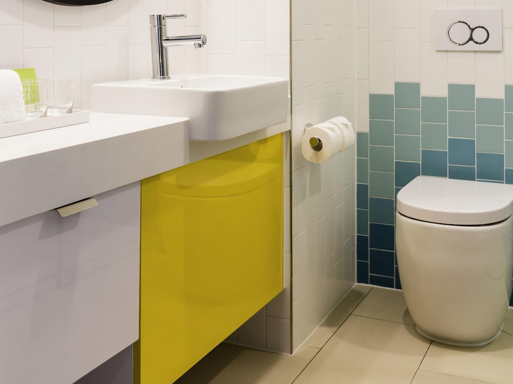 غرفة ديلوكس بسرير كينج بإطلالة على النهر، Ibis Styles East Perth 4/6