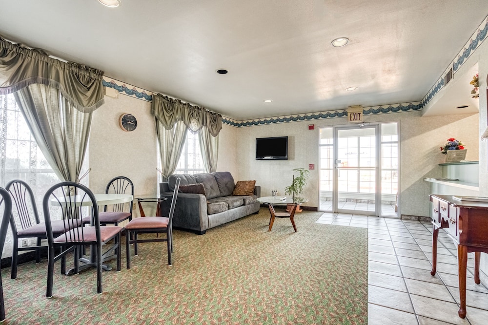 OYO Hotel Wichita Falls I-44 Sheppard Airforce 19/27