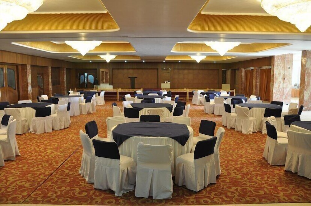 Hotel Grand Imperia 32/37