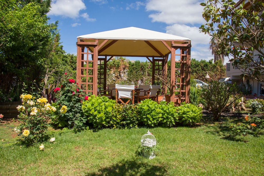 Stamatakis Boutique Studios 37/50