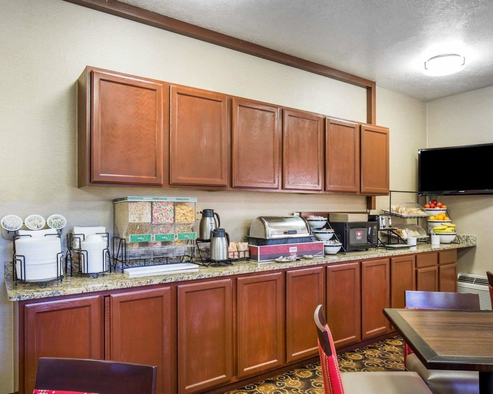 Comfort Inn Elko 22/33