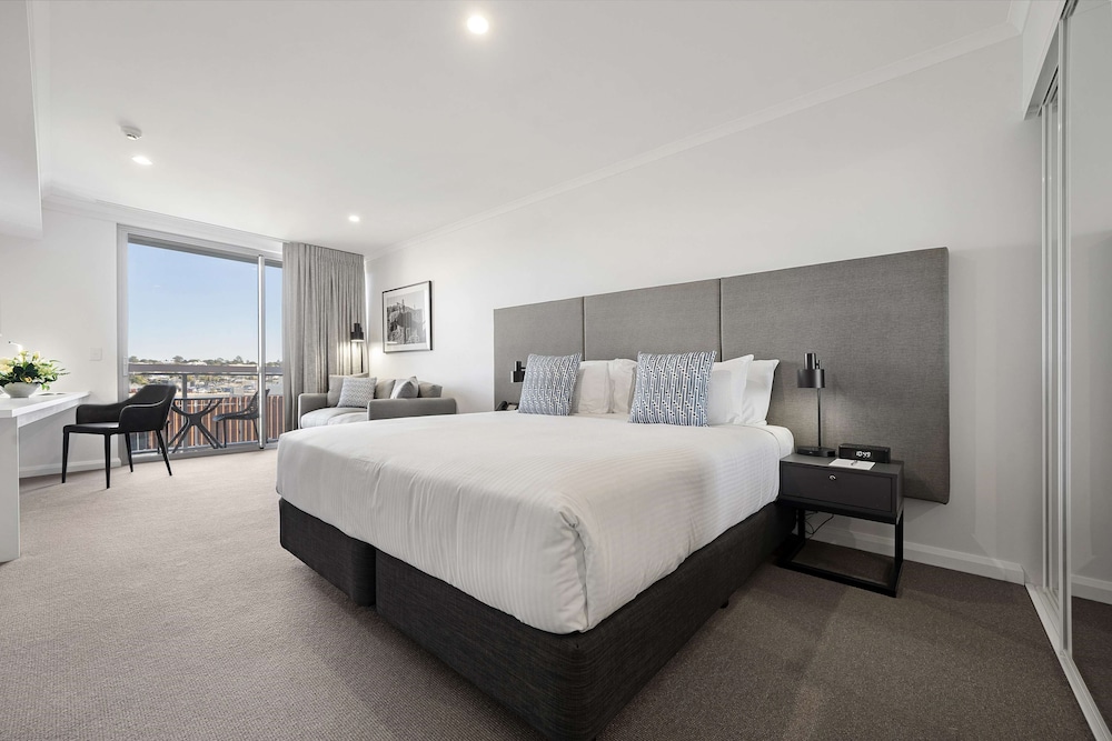 Oaks Toowoomba Hotel 23/70