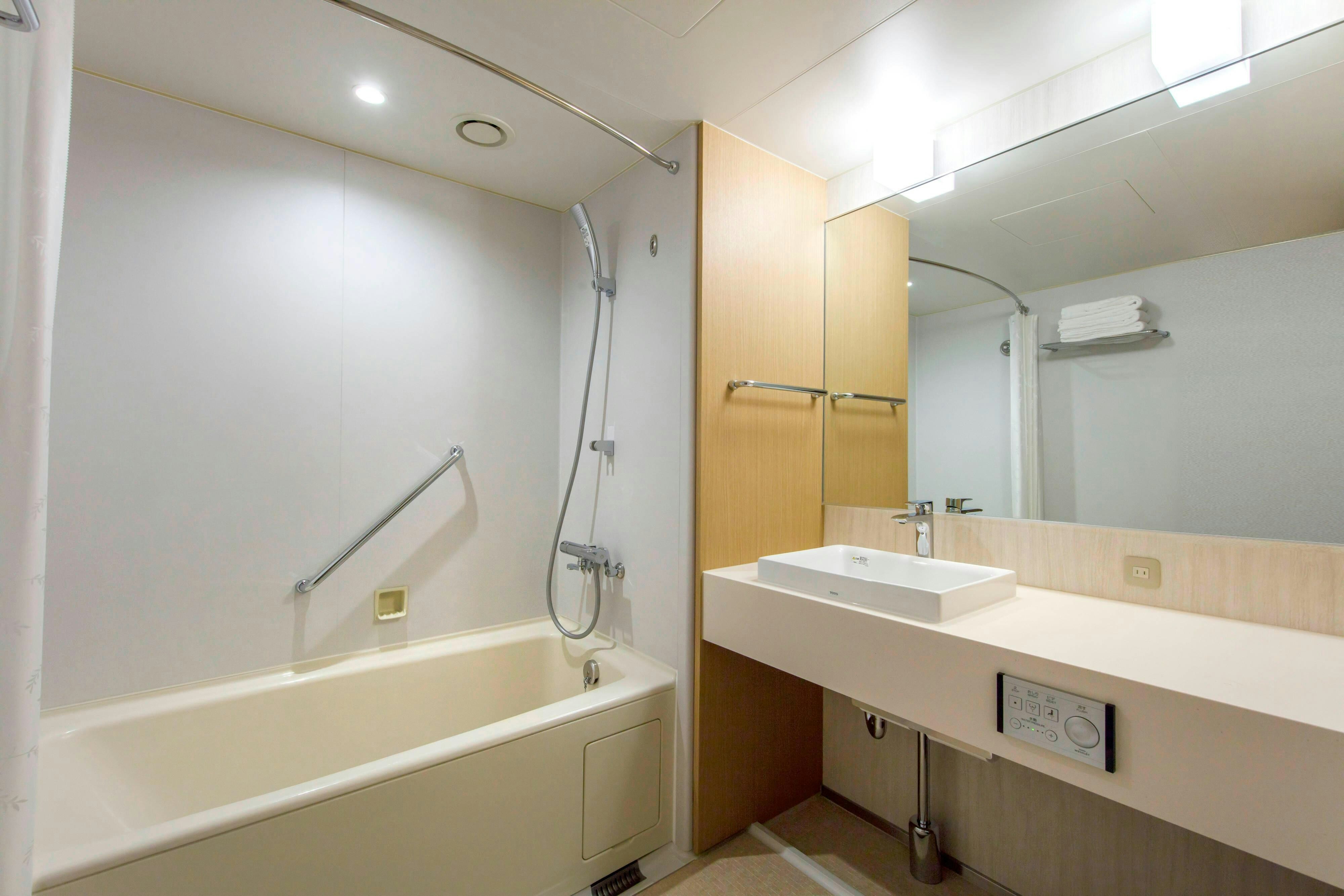 Sheraton Miyako 76/80
