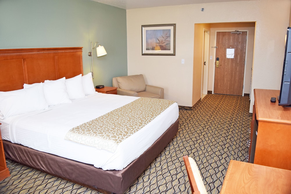 Beachfront Hotel 14/50
