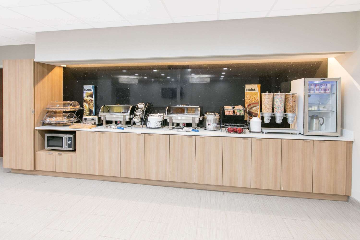 restaurant cafeteria