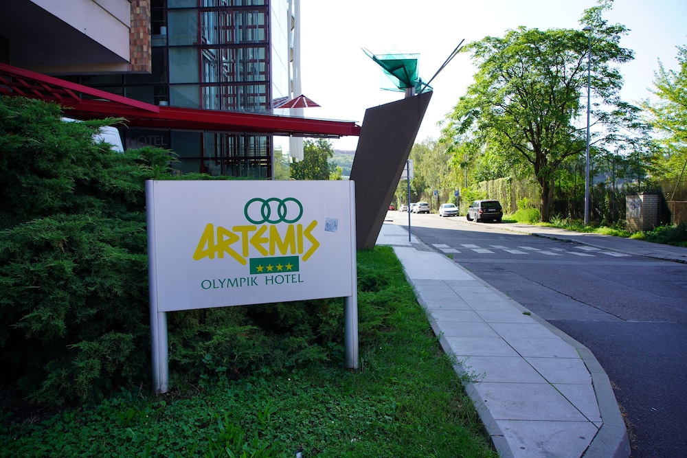 Olympik Tristar Hotel 60/64