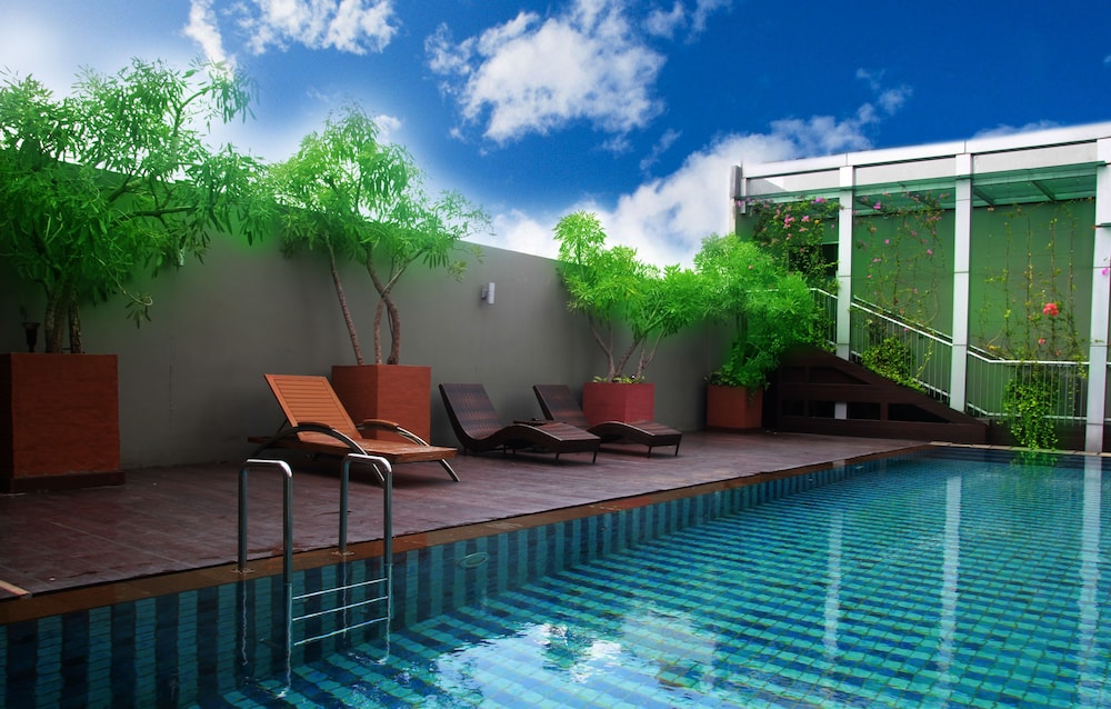 Sparks Life Jakarta, ARTOTEL Curated 44/50
