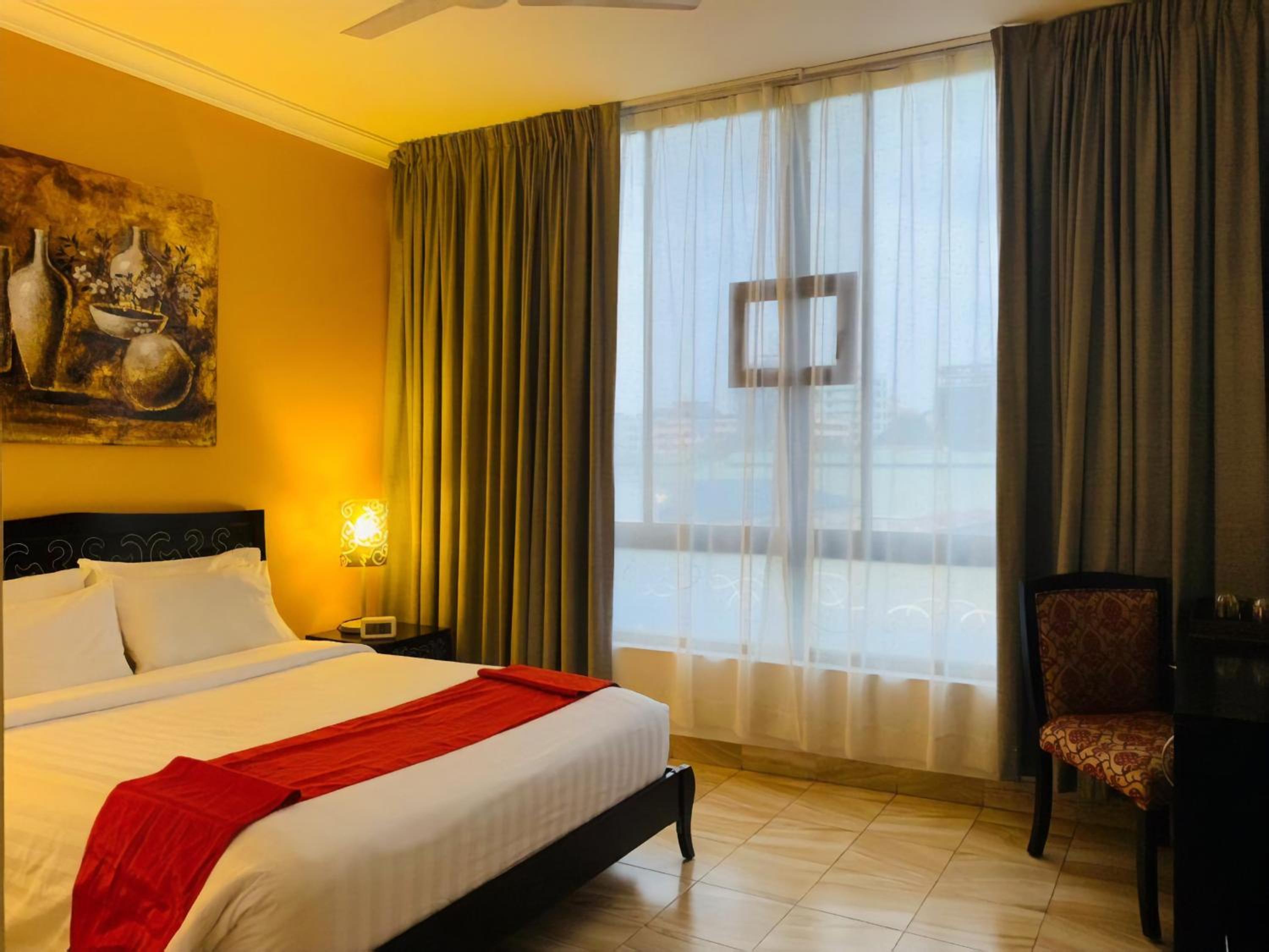 DELUXE, DOUBLE BED