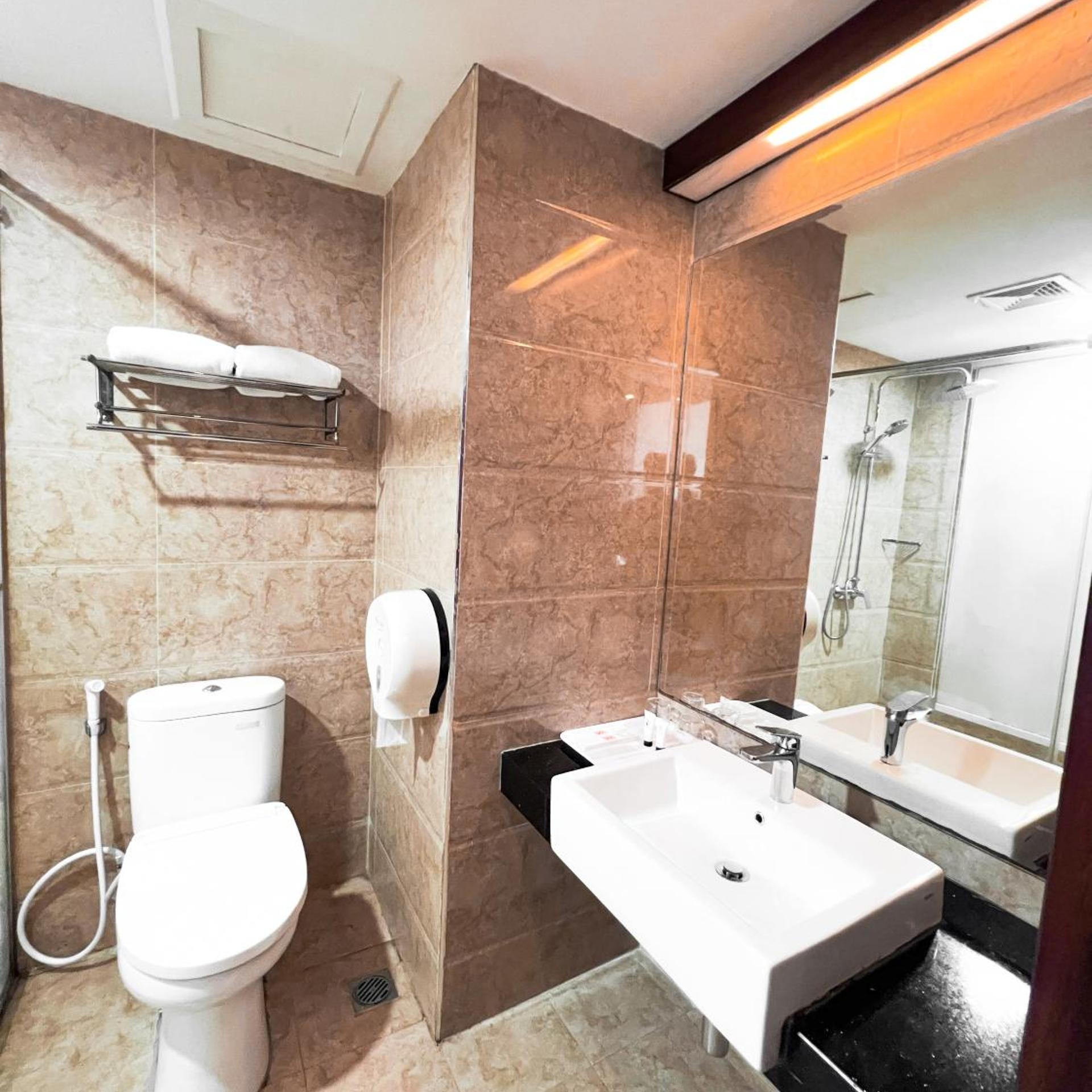 Grand, Executive, Batam City Hotel 8/10