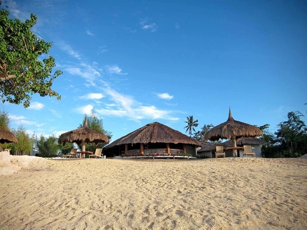 Bluewater Panglao Beach Resort 38/43