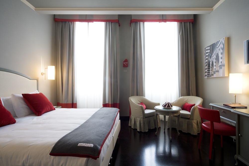 SUPERIOR, DOUBLE OR TWIN BED, CITY VIEW