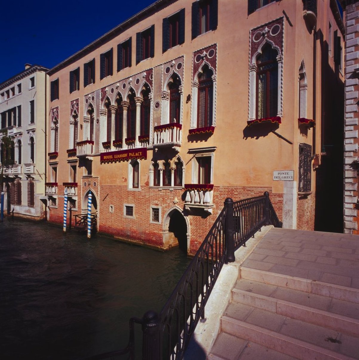 Liassidi Palace 80/84