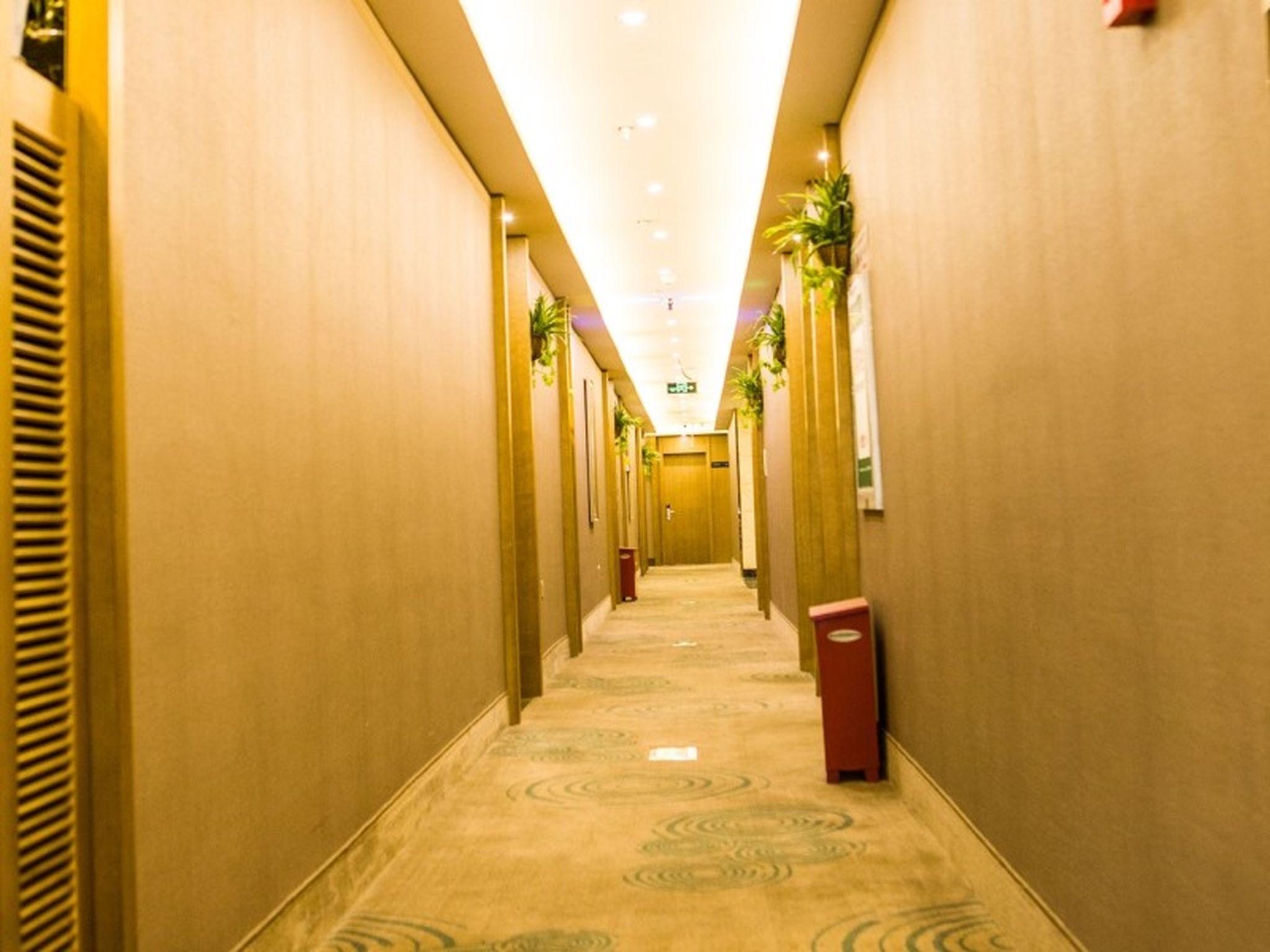 Greentree Inn Nantong Rugao Zhongjiaomeilu City Express Hotel 30/32