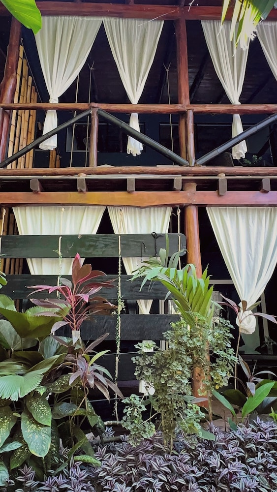 Canaima Chill House 2/50