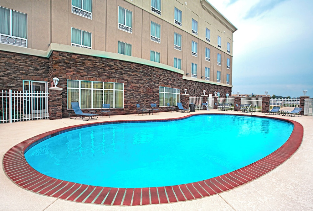 Holiday Inn Express Hotel Suites Bossier City Northeast 6/32