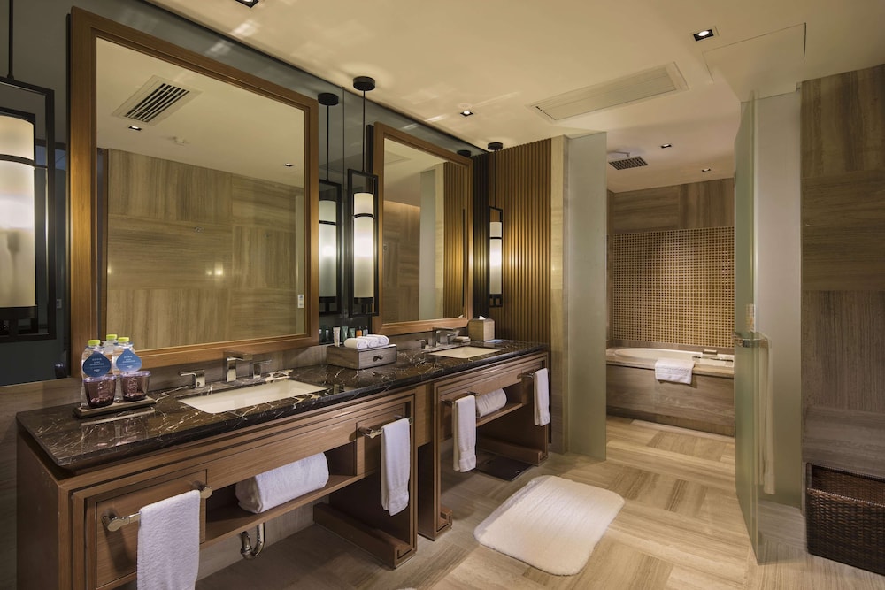 Hilton Wuhan Optics Valley 14/61