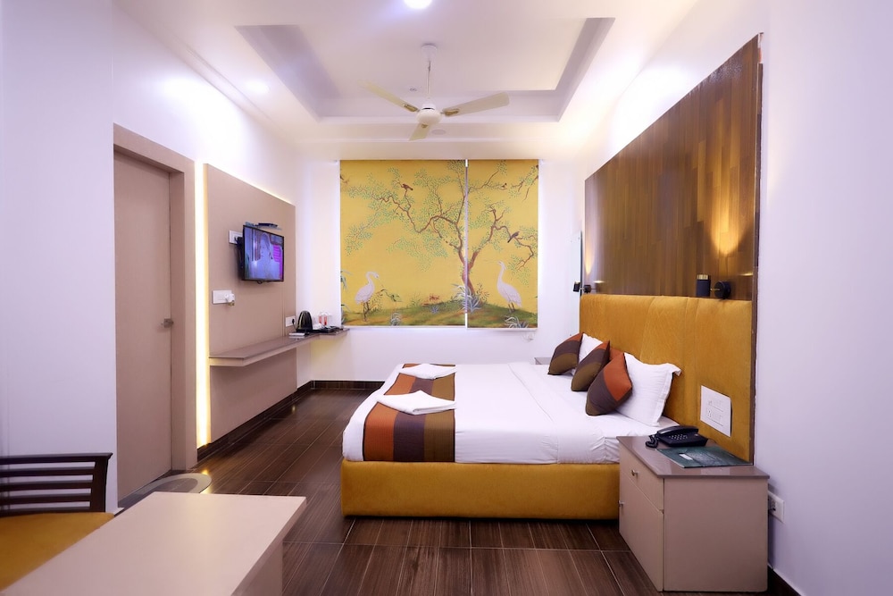 Hotel Krishna Sagar(Raj Nagar) 32/62