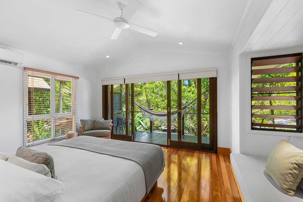 Tree House, Retreat