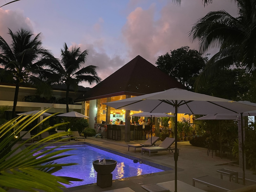 Lotus Bleu Resort & Restaurant 45/61
