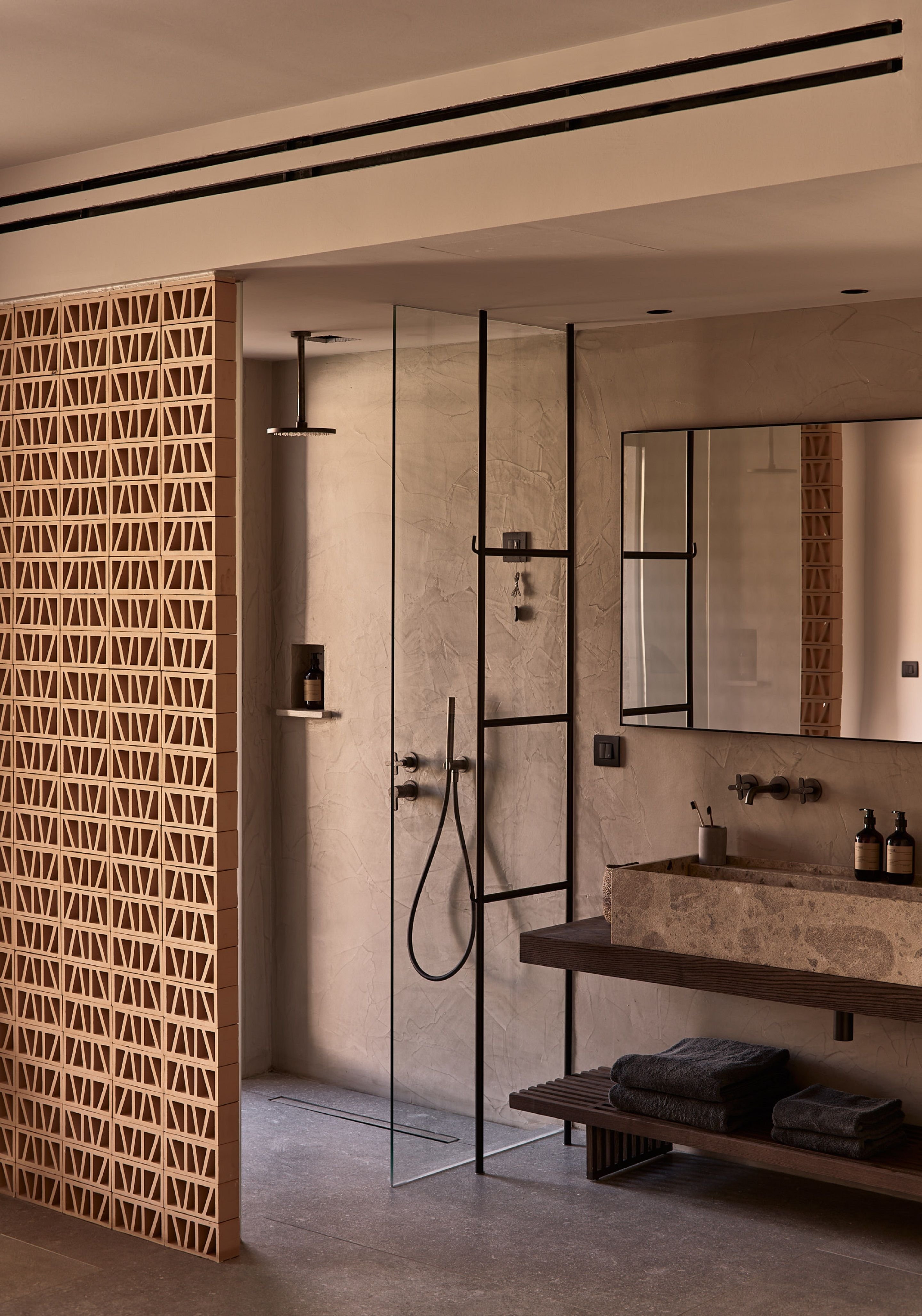 Theros All Suite Hotel 64/84